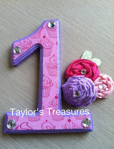 Taylors Treasures - Cupcake 1st 2nd 3rd 4th Birthday Photo Prop - Cake Topper - Can Be Done In Any Pattern - Perfect for Photo
