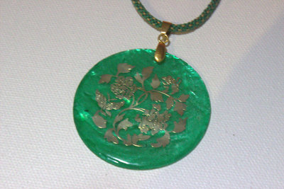 Green shell pendant necklace