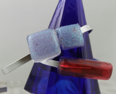 "Alexxa" in Dahlia Resin