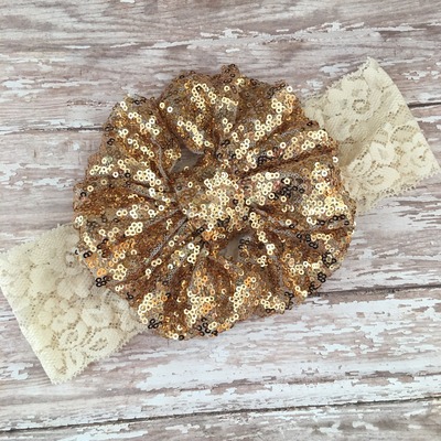 Gold sparkle / cream lace