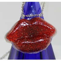 "Hot Lips" Charm in Red or Pink!  - Thumbnail 1