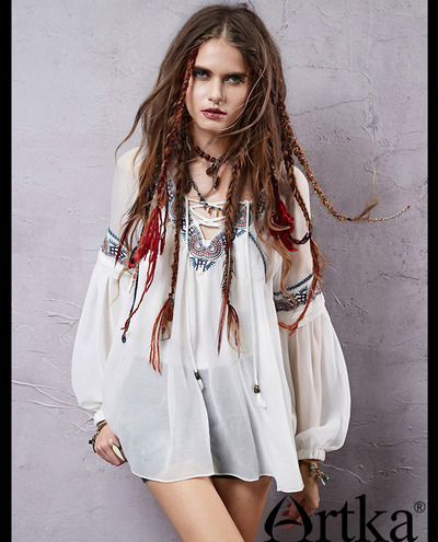 ARTKA HANDMADE EMBROIDERED LANTERN SLEEVES BLOUSE SA14358C