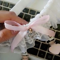White lace studded pink heart clips garter  - Thumbnail 2