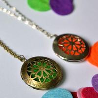 Vintage Look Essential Oil/Aromatherapy Necklace - Thumbnail 1