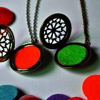 Vintage Look Essential Oil/Aromatherapy Necklace - Thumbnail 2