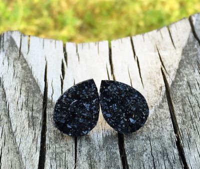 13x18mm Raw Tear Drop Studs