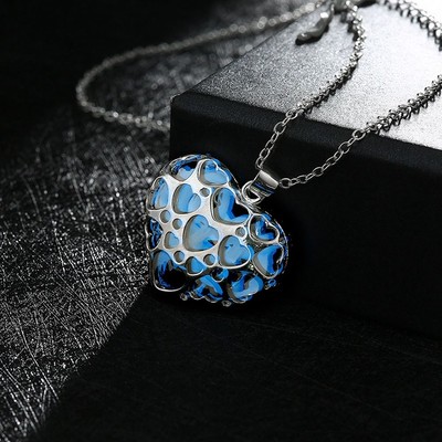 New Heart-Shape Lover Pendant Necklace Luminous Glowing Necklace Glow In Dark!