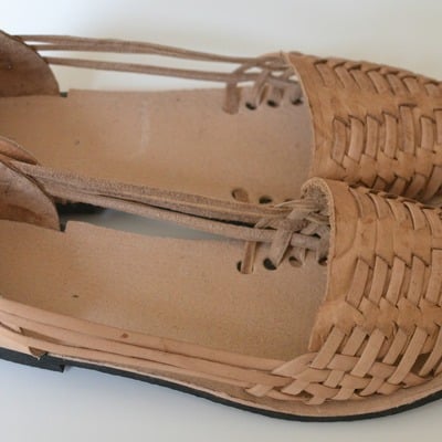 Size 38 us 7.5 women's caites - Thumbnail 3