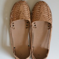 Size 39 US 8 Women's Caites - Thumbnail 1