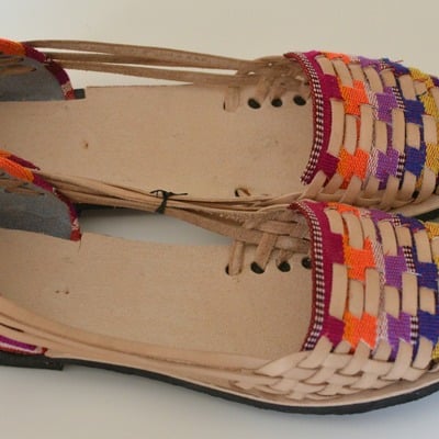 Size 37 us 6.5 women's caites - Thumbnail 2