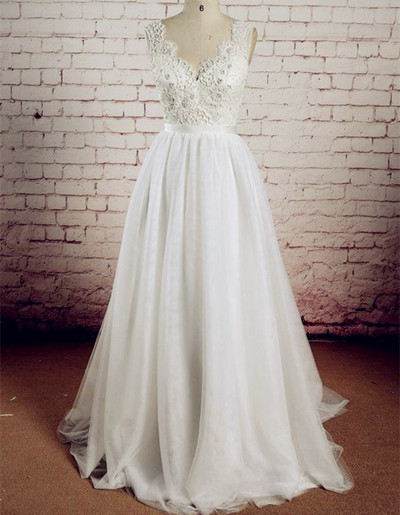 Lace and Tulle Wedding Dress pwd0030