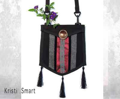 Cosplay steampunk pouch in red black and gray