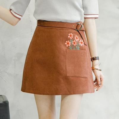 Flowers in pocket skirt - Thumbnail 4