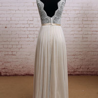 Vintage A-line V-back Lace Wedding Dress - Thumbnail 1