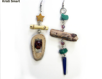 Mismatched Pirate skull earrings for men and women