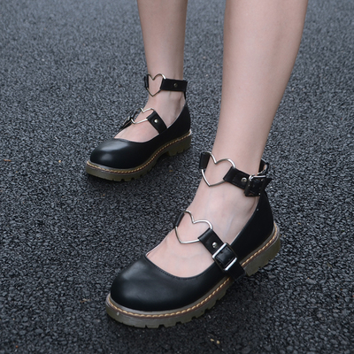 Retro round heart straps shoes