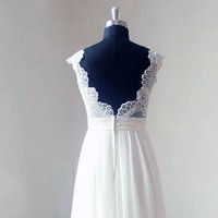 Discount A line V-back Lace Wedding Dress - Thumbnail 3