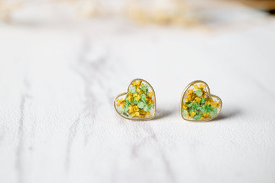 Real Dried Flowers and Resin Heart Stud Earrings in Yellow Green