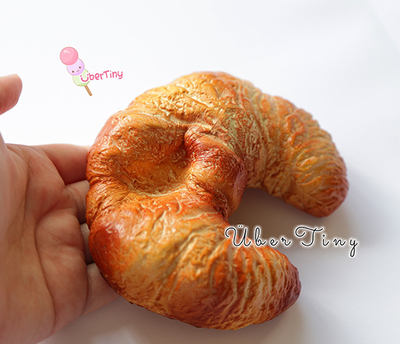 Super Slow Rising (SSR) Croissant Squishy (Scented!)