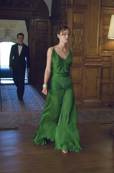 Elegant Green V Neck Backless Long Celebrity Dresses on Keira knightley from the Movie Court Train Formal Gowns for Women