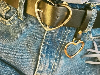 Heart shaped ring leather belt