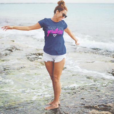 Made for greatness women's graphic tee - Thumbnail 4