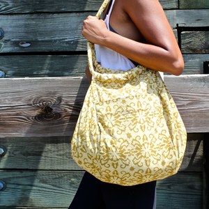 Red Ripples Sling Bag  - Thumbnail 2