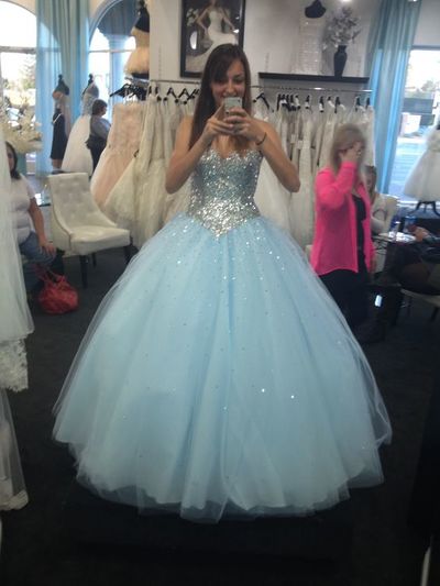 Sweetheart Neck Ball Gown Tulle Prom Dresses Crystals Beaded Women party Dresses