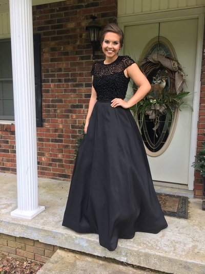 Scoop Neck Black Satin Prom Dresses Crystals Beaded Women party Dresses