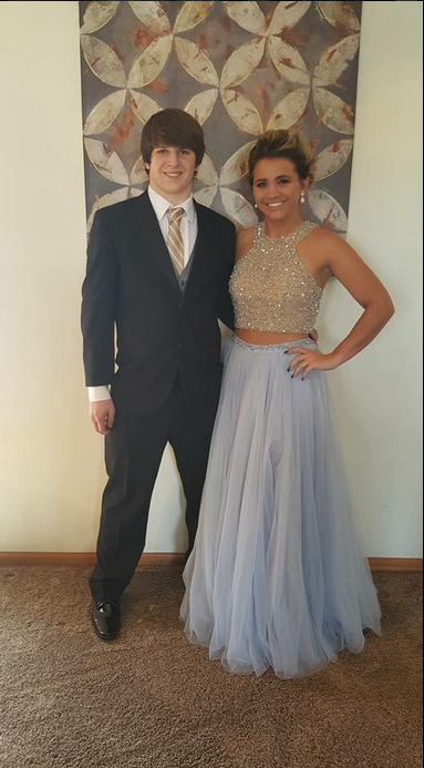 Two Pieces Tulle Prom Dresses Halter Neck Crystals Beaded Women Dresses