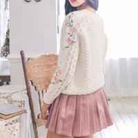 Sweet Flower Embroidered Knitted Sweater - Thumbnail 3