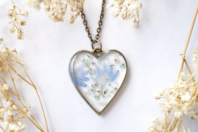Real Dried Flowers in Resin, Heart Necklace in White Mint Periwinkle
