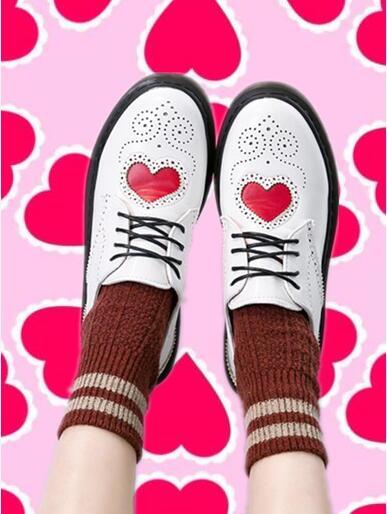 Retro Heart Oxford Shoes in Black / White