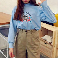 Cat Flower Embroidered Sweatshirt - Thumbnail 4