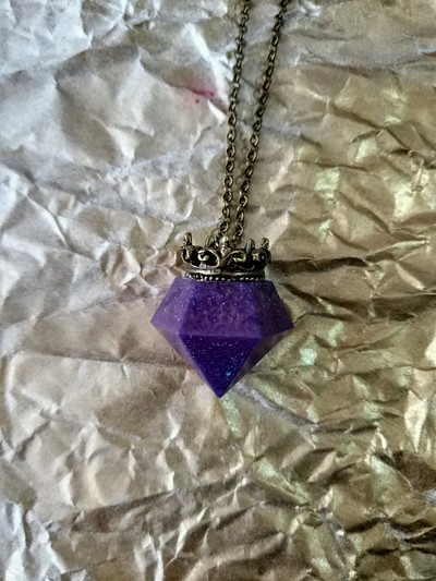 Diamond (deep purple)