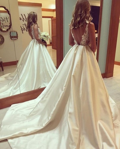 V back Long Wedding Dress Bridal Gown with Appliques
