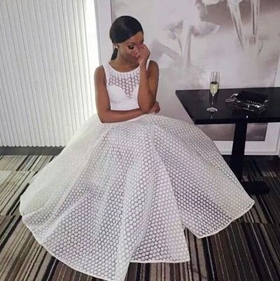 White Lace Ball Gown Prom Dresses Crew Neck Puffy Black Girl African Girl Evening Formal Gowns