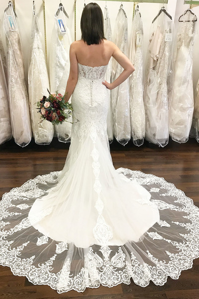 Gorgeous Sweetheart White Lace Mermaid Long Bridal Gown with Train