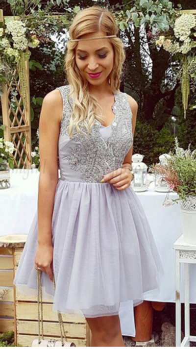 V Neck A-Line Grey Tulle Homecoming Dress Short Prom Dress with Appliques
