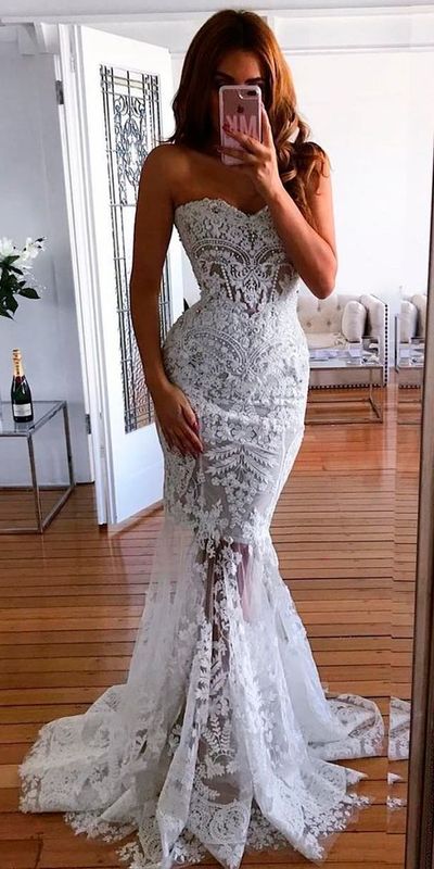 Charming Sweetheart White Mermaid Long Wedding Dress with Beaded Lace