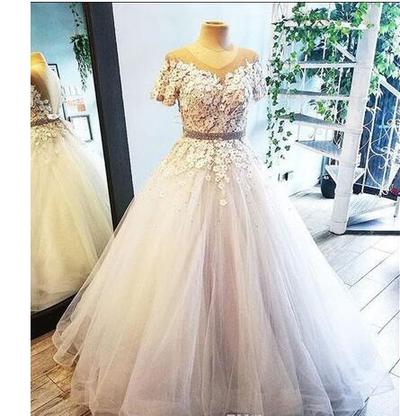 New Lace A Line Wedding Dresses Short Sleeves Appliques Beaded 3D Flowers Elegant Bride Gowns Plus Size