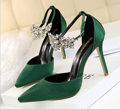 Red Decorative Pointed High Heel Sandals Q-0102