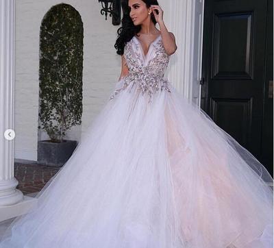 White Ball Gown Tulle Wedding Dresses Sexy Deep V Neck Delicate Lace Bridal Gowns