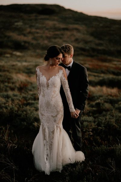 Bohemian Mermaid Wedding Dresses Crew Neck Sheer Long Sleeve Delicate Lace Backless Bridal Gowns