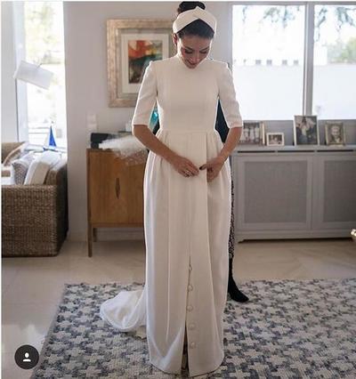 Simple Sheath Garden Wedding Dresses Crew Neck Half Sleeve Buttons Bridal Gowns