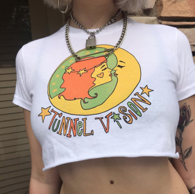 TUNNEL VISION CROPPED TOP