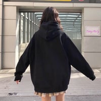 THE BEAUTY METER Print Hoodie Sweatshirt in White / Black - Thumbnail 2