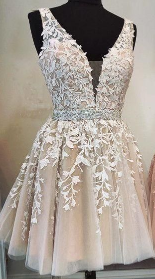 V neck Champagne Tulle Short Homecoming Dress Appliques Prom Dress