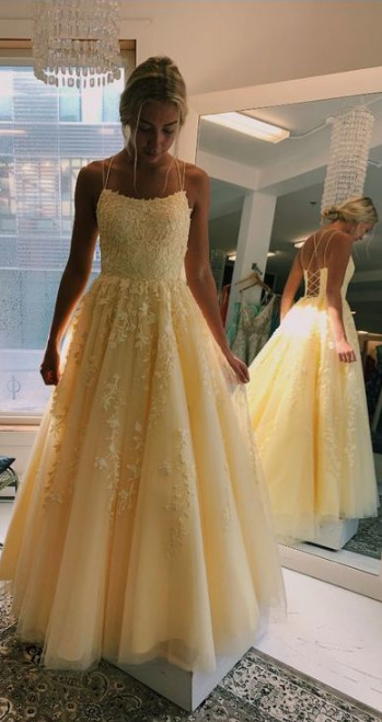 Beauty A-Line Tulle Long Prom Dresses With Lace Appliques