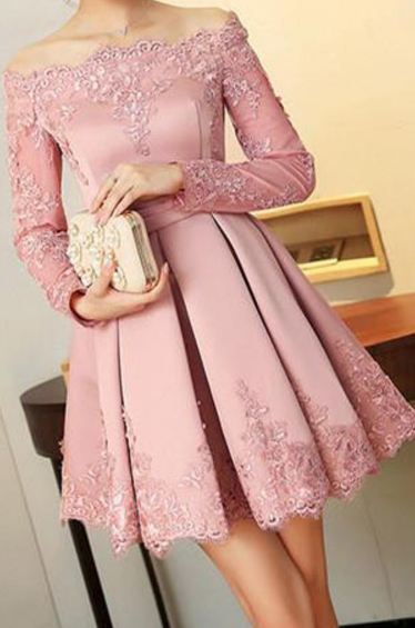 A Line Long Sleeves Satin Homecoming Dresses With Applique